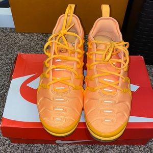 W air vapormax plus